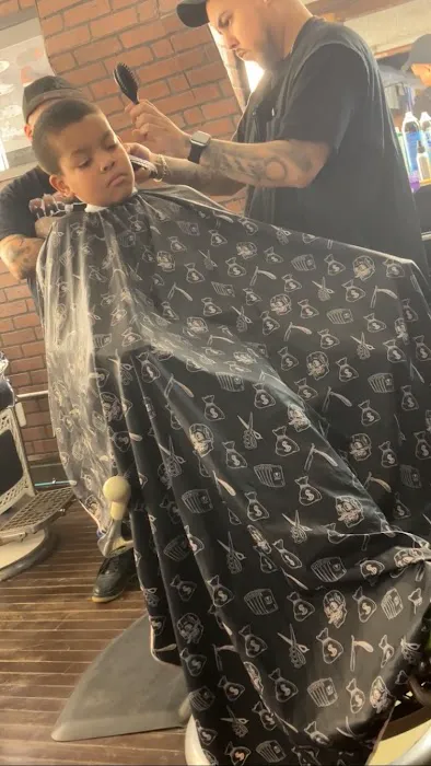 Traditions Barber Parlor Picture 2