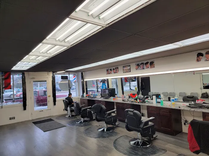 Latinos Barber Shop Picture 3