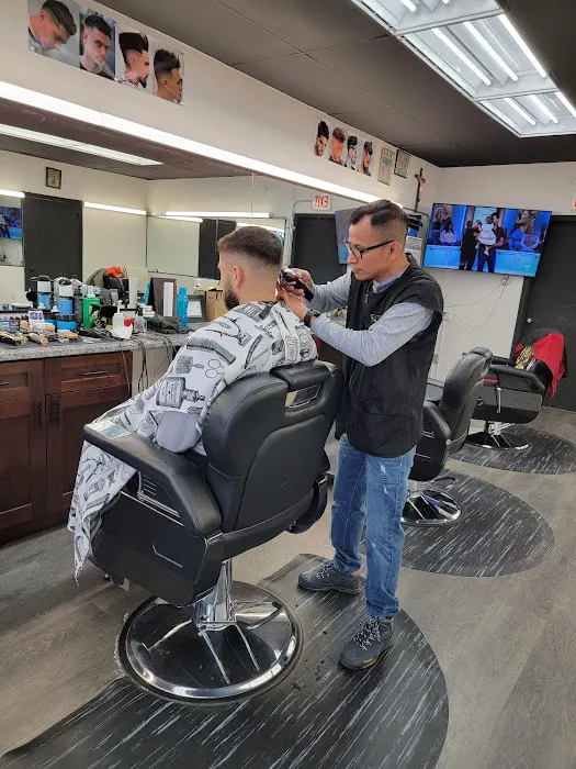 Latinos Barber Shop Picture 7