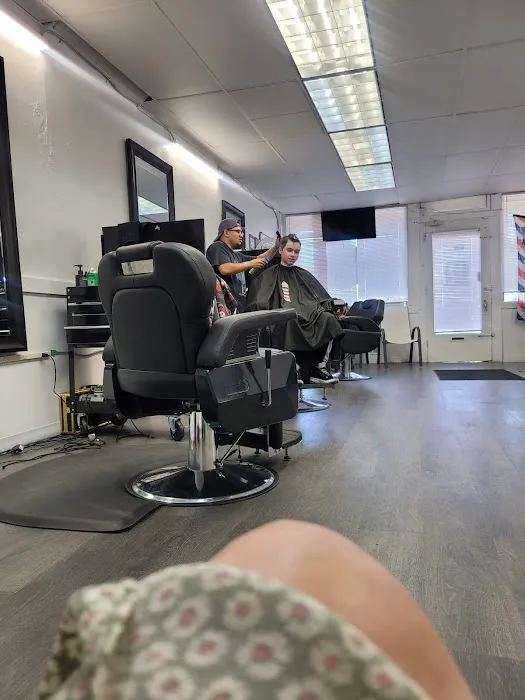 Latinos Barber Shop Picture 1