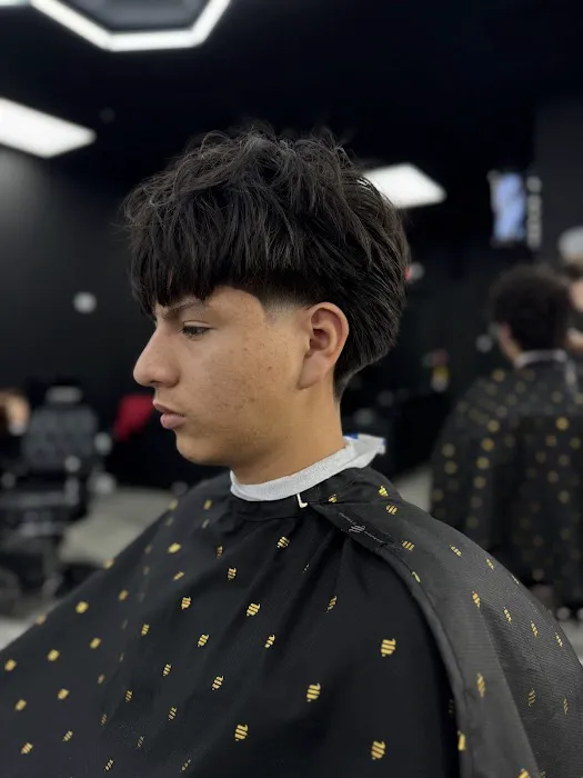Made Barber Lounge Picture 7