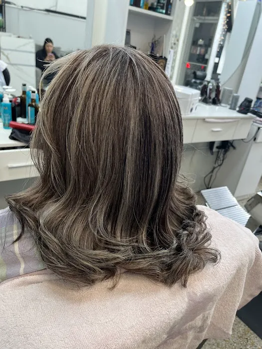 Chic Hair Studio Picture 3