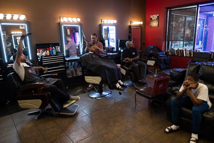 Powell's Barber Shop Chicago Picture 6