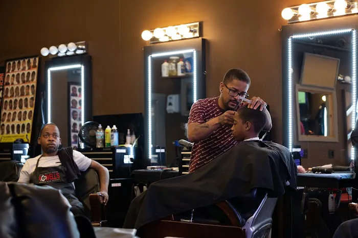 Powell's Barber Shop Chicago Picture 5
