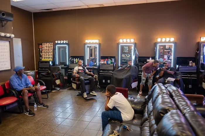 Powell's Barber Shop Chicago Picture 9
