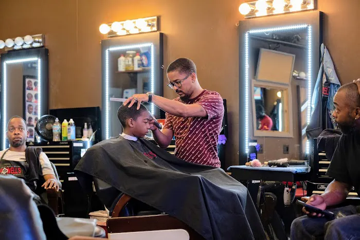 Powell's Barber Shop Chicago Picture 10