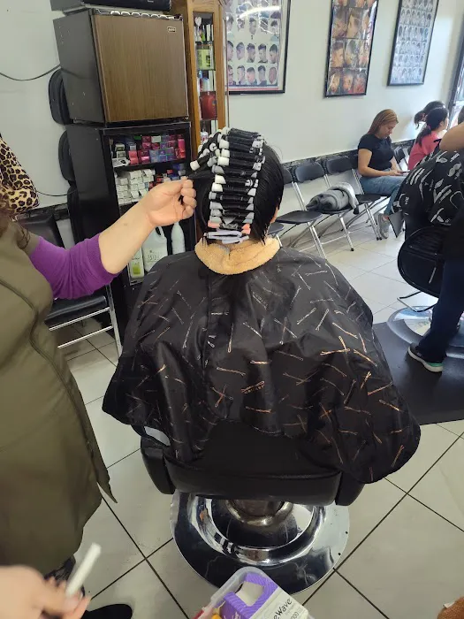 Exceptional Hair Salon & Barber Shop Picture 2