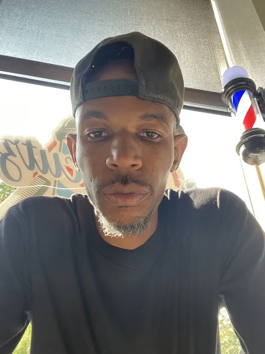 Mike The Barber Picture 2
