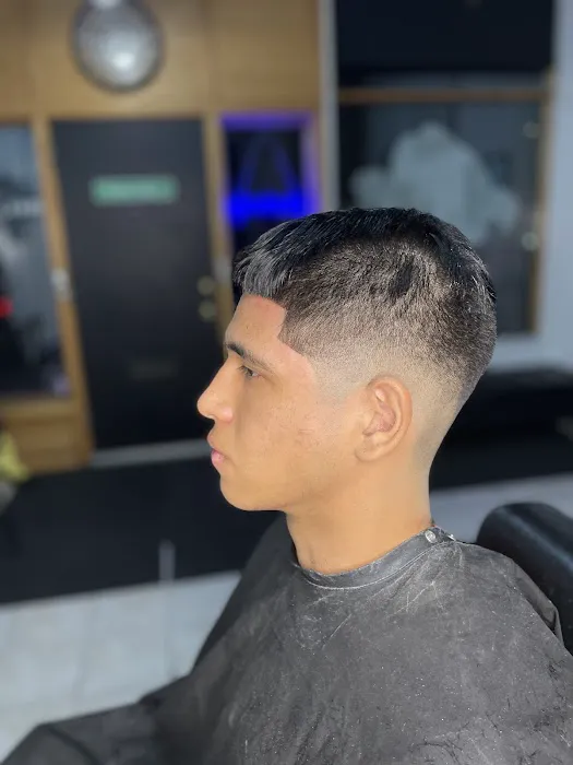 Mike The Barber Picture 1