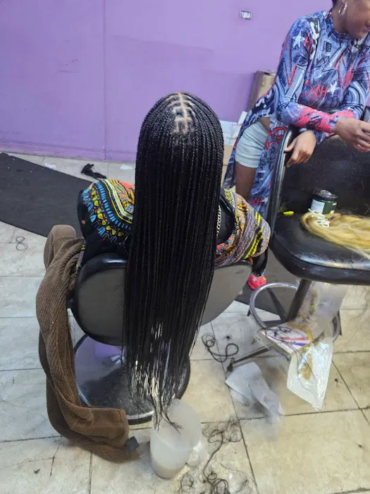 Manoro’s African Hair Braiding Picture 5