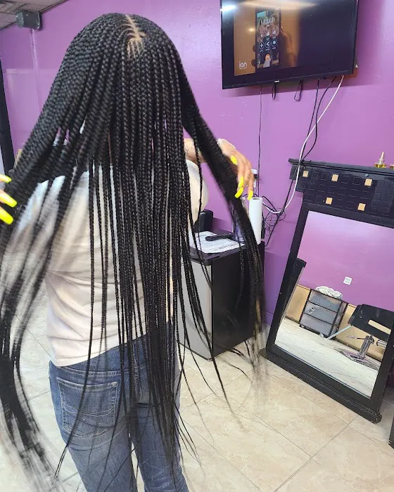 Manoro’s African Hair Braiding Picture 1