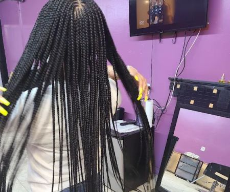 Manoro’s African Hair Braiding