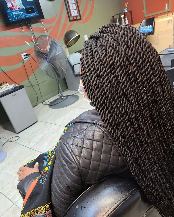 Manoro’s African Hair Braiding Picture 6