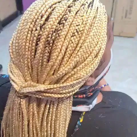 Manoro’s African Hair Braiding Picture 8