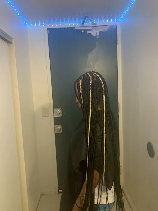 Bendicion African Hair Braiding Salon Picture 2