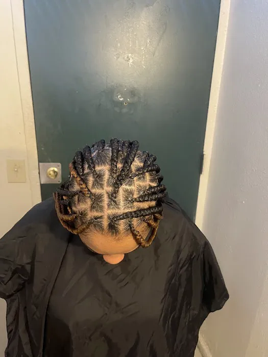 Bendicion African Hair Braiding Salon Picture 8