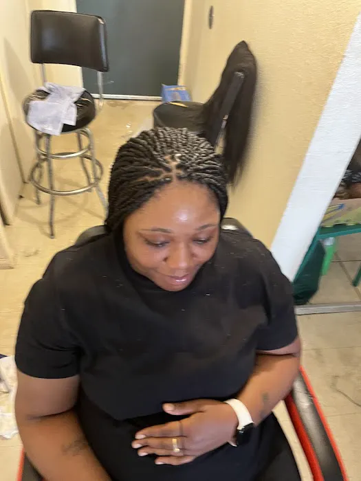 Bendicion African Hair Braiding Salon Picture 7