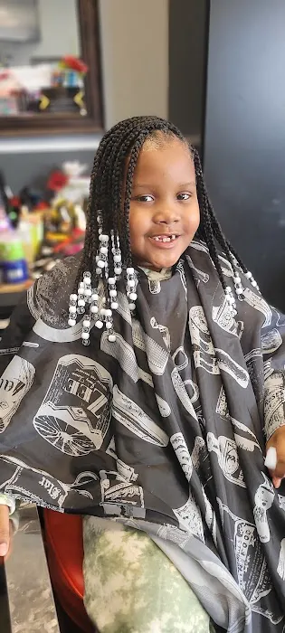 Mane Attraxion Beauty Picture 1