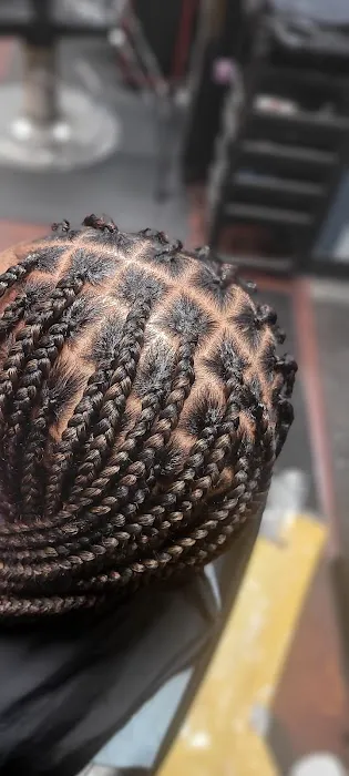 Mane Attraxion Beauty Picture 3