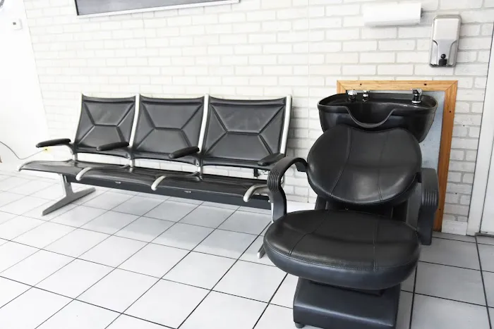 Will's Barbershop Picture 3