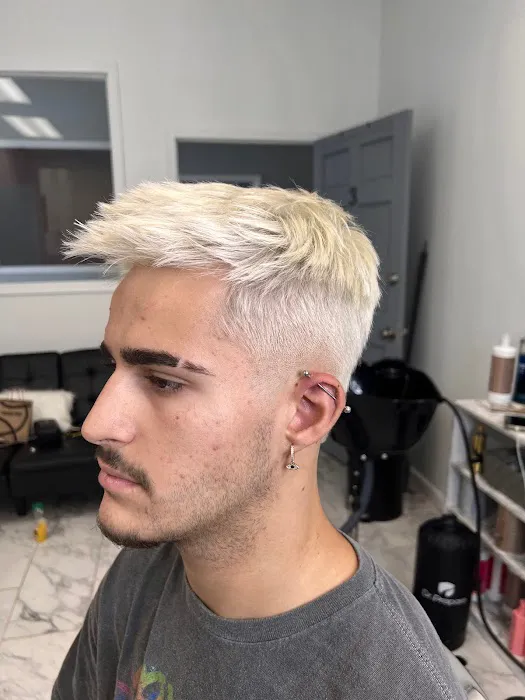 In His Image Barber Lounge Picture 3