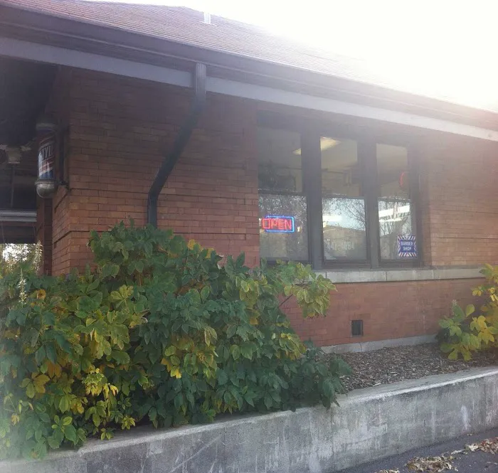 Riverside Barber Shop Picture 2