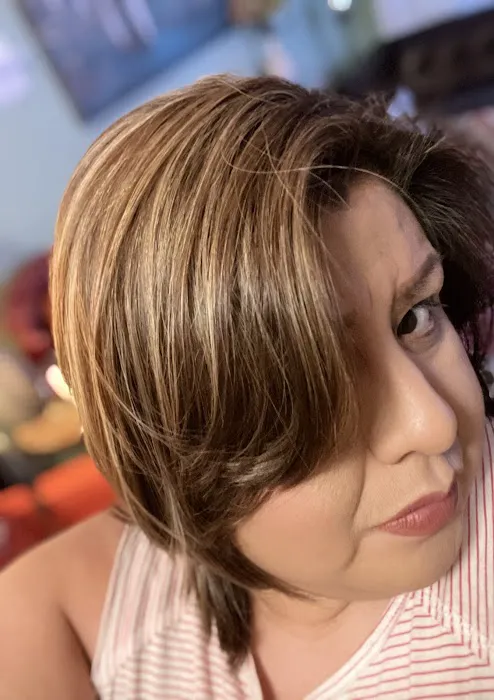 Mombo Hair Art Studio Picture 4