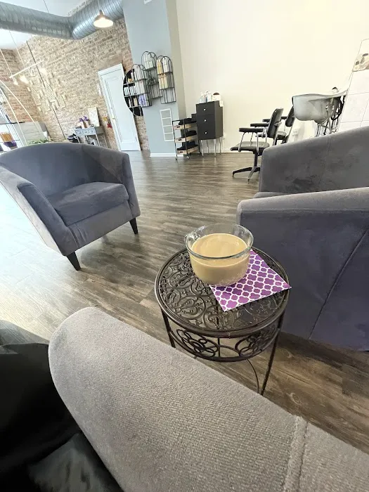 Mombo Hair Art Studio Picture 3
