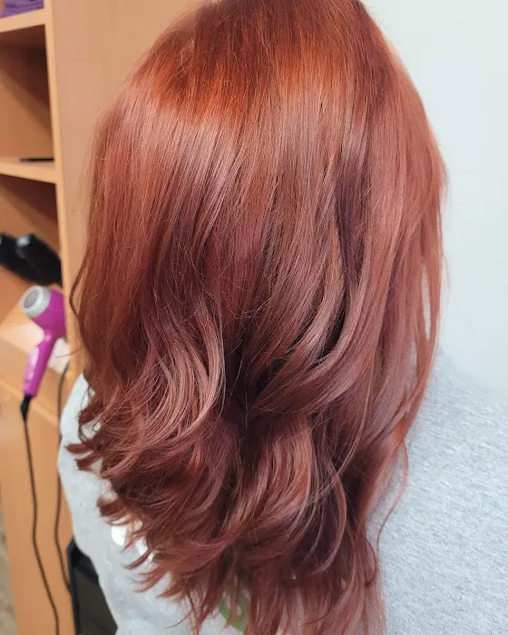 Ellie Veikos Hair Picture 10
