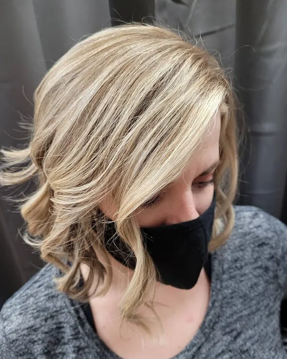 Ellie Veikos Hair Picture 7