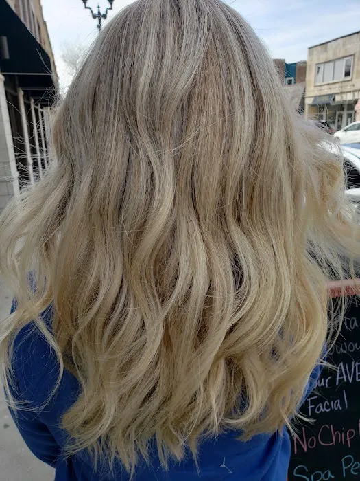 Ellie Veikos Hair Picture 4