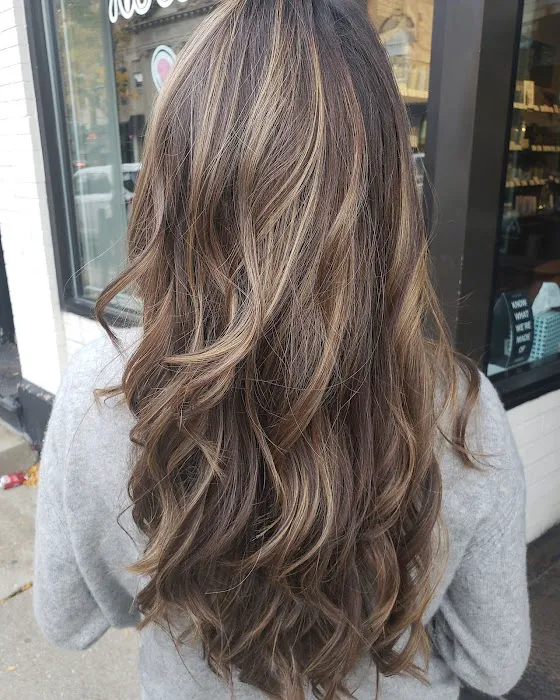 Ellie Veikos Hair Picture 1