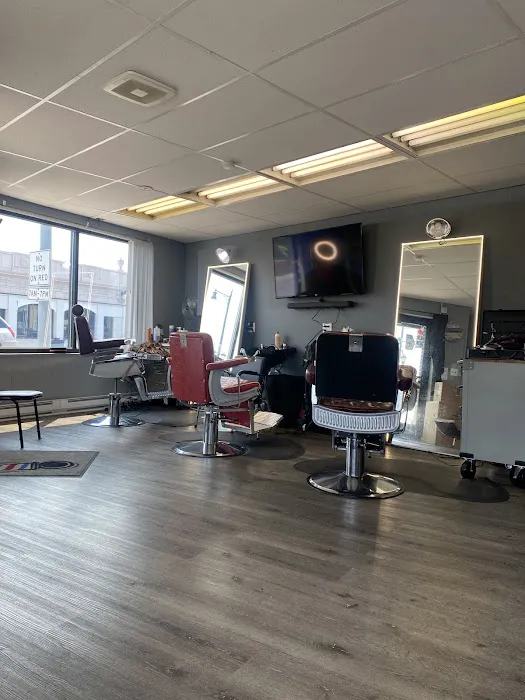 Junie's Barber Studio Picture 2