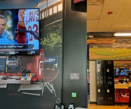 Sport Clips Haircuts of Oak Park - River Forest