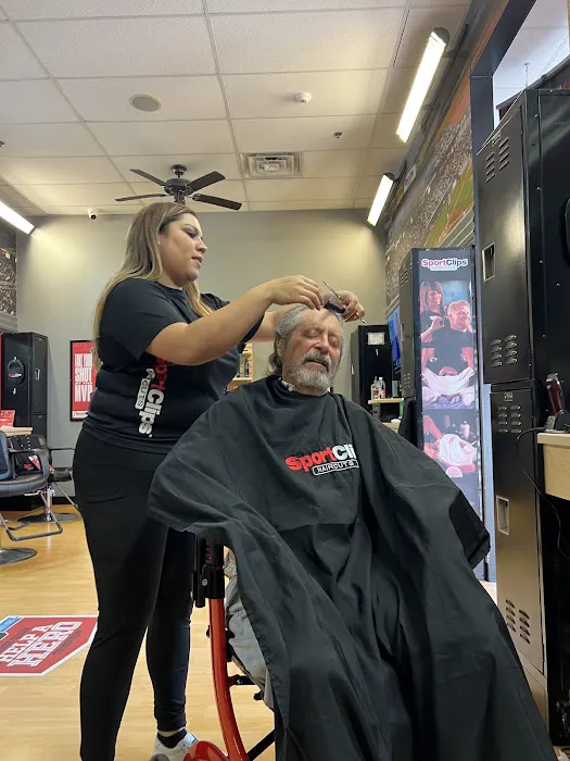 Sport Clips Haircuts of Oak Park - River Forest Picture 7