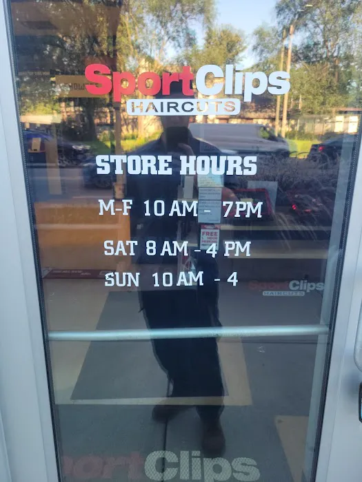 Sport Clips Haircuts of Oak Park - River Forest Picture 2