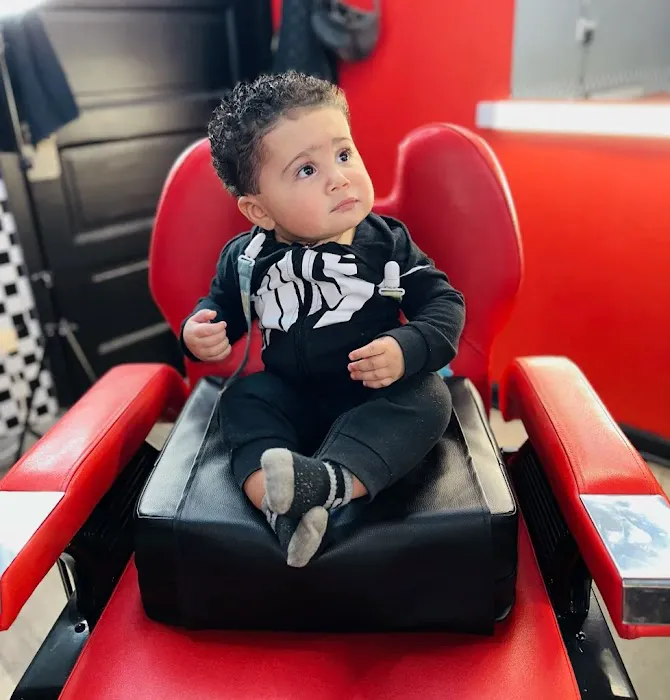 High Dynasty Fade Barbershop Picture 7