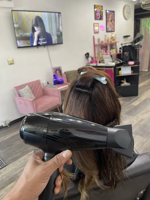 The Beehive Salon Picture 8