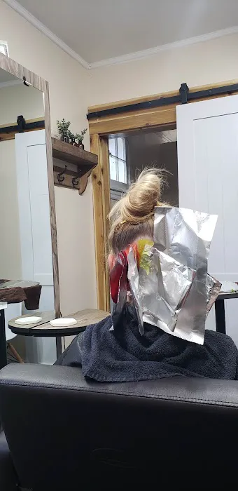 The Beehive Salon Picture 1