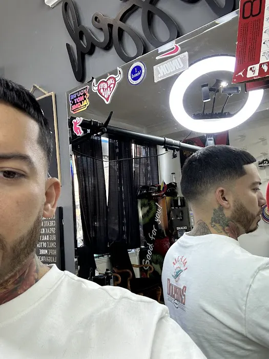 Original Cut Barber shop Picture 8