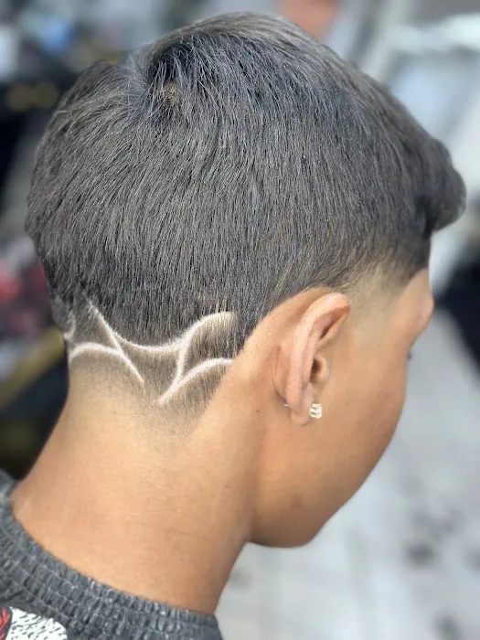 Original Cut Barber shop Picture 9
