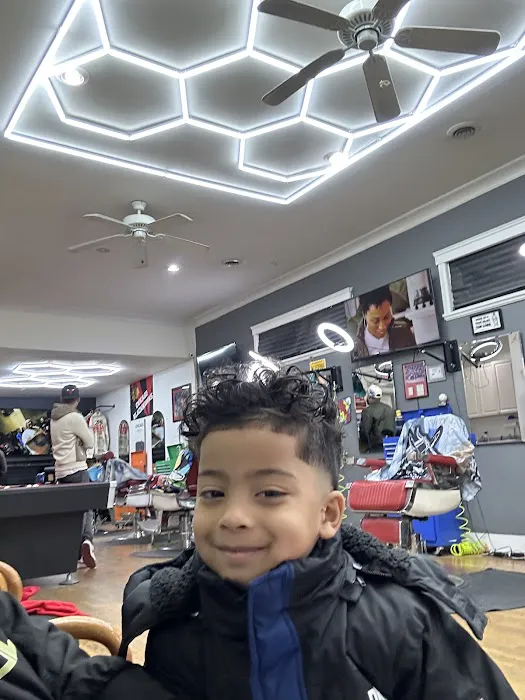 Original Cut Barber shop Picture 3