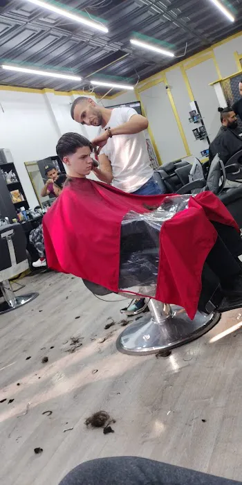 Moe’s Barber Shop Picture 1