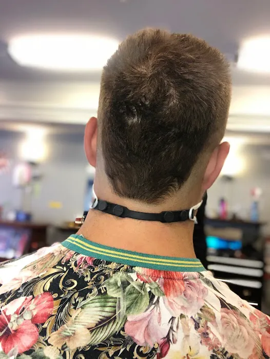 Slade's Barbershop Picture 2