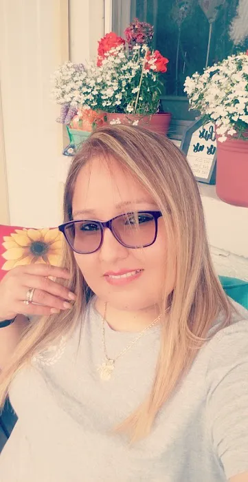 Zelaz Salon Picture 2