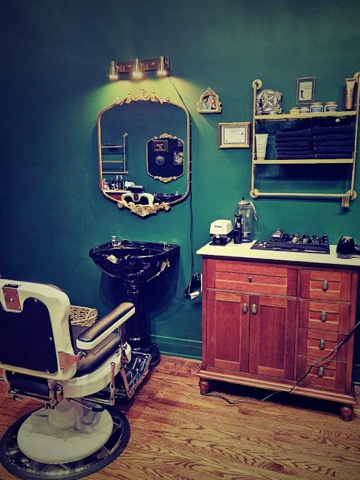 HOLY FADE! Hair Parlor Picture 4
