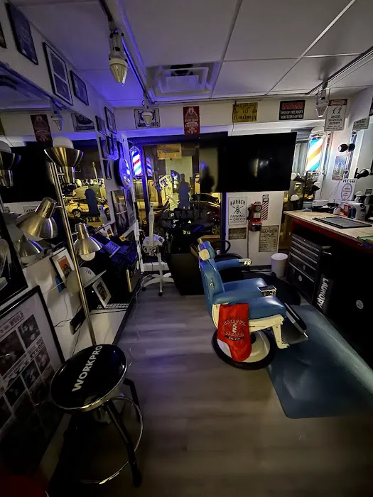 Chicago Haircuts & Shaves Picture 4