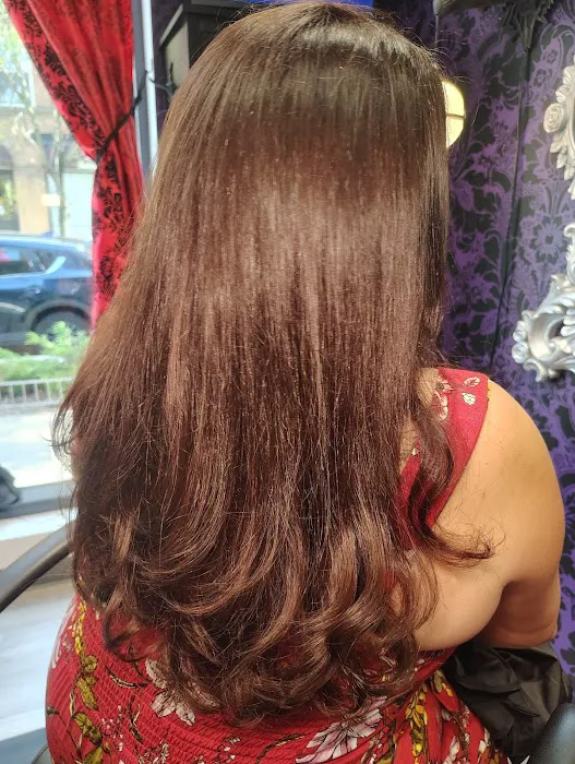 Red Raven Salon Picture 7