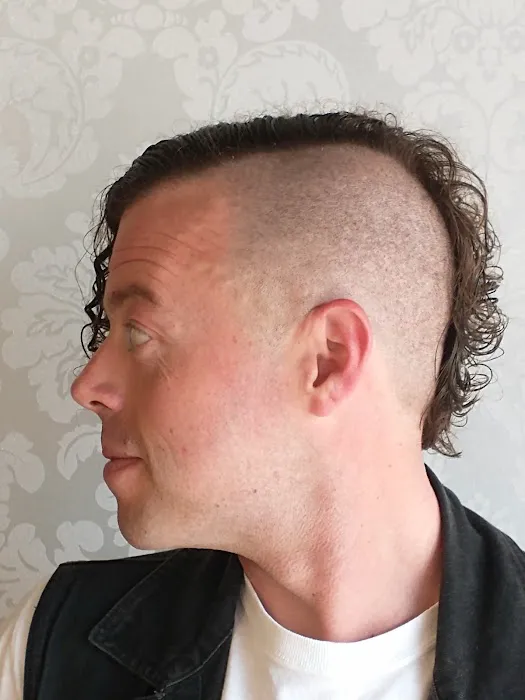 Red Raven Salon Picture 6