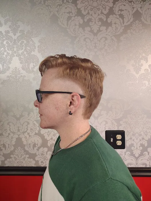 Red Raven Salon Picture 8